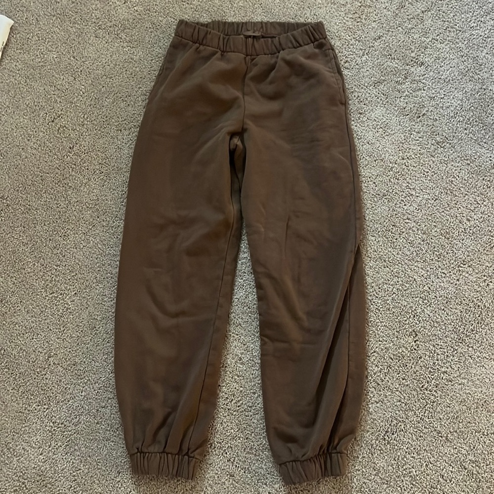 Pacsun Brown sweatpants.
